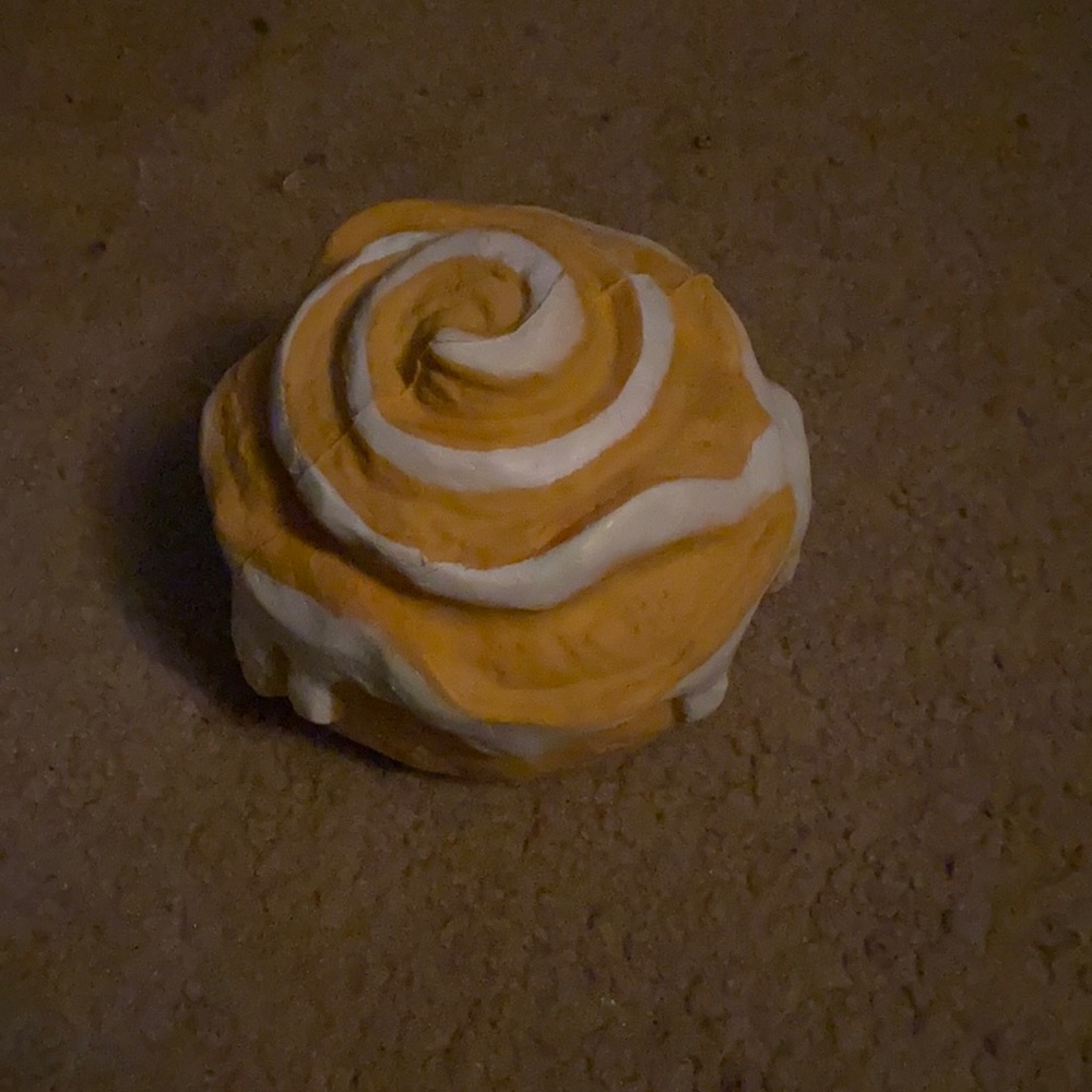 Cinnamon roll squishy